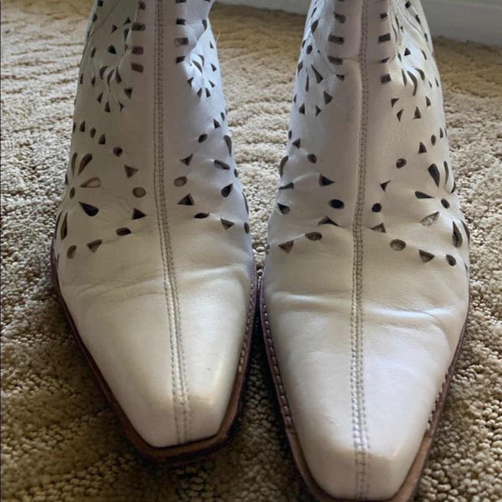 White boots, size 9